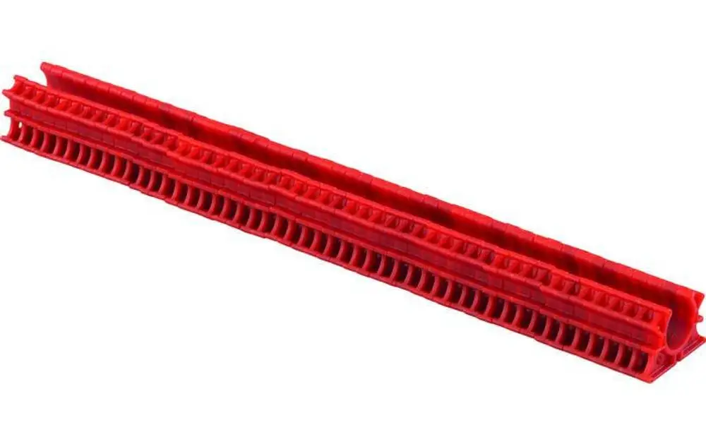 Rohrhalter aus rotem Kunststoff, gefertigt von Uponor, mit gestanztem Design für die Befestigung von Stahlmatten.